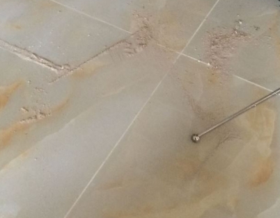 射阳瓷砖空鼓维修公司分享粘合剂选择不当在瓷砖铺贴过程中可能导致以下问题