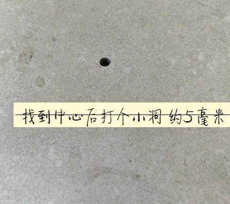 射阳瓷砖空鼓维修公司专业解答在瓷砖铺贴过程中，如果砂料搅拌不均匀，将会带来以下问题